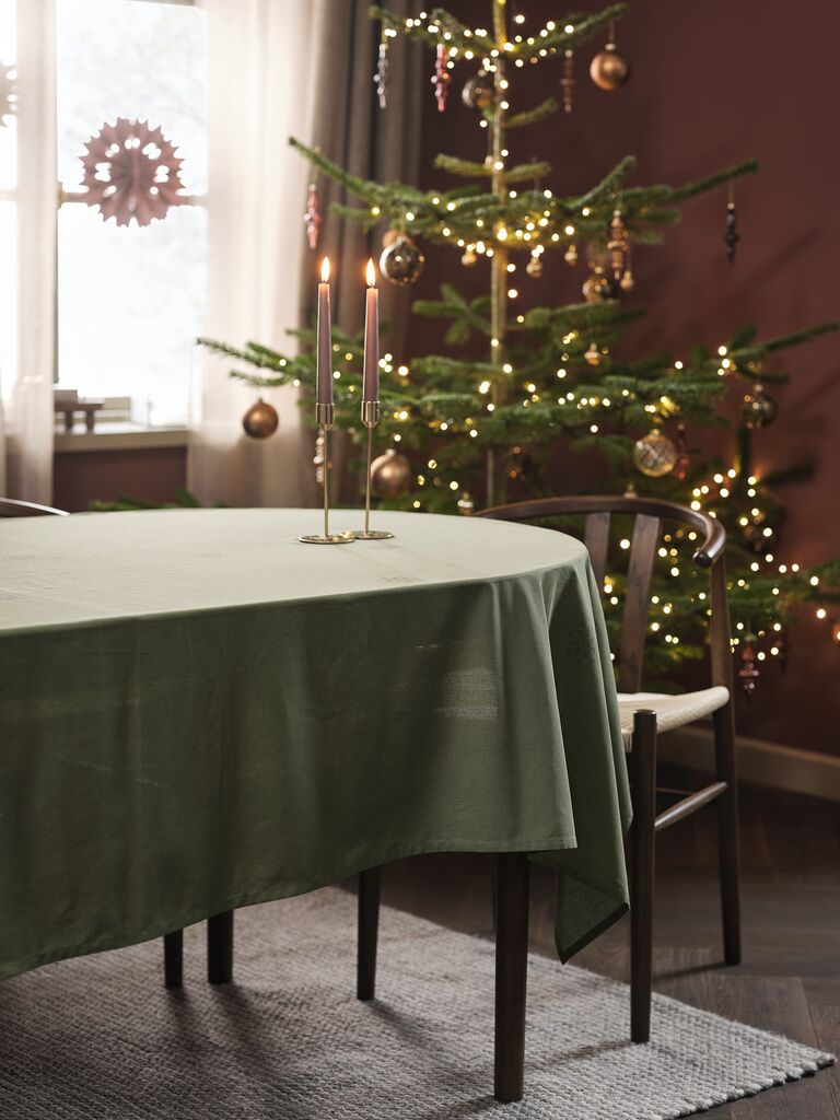 Stolnjak STJERNESTEN 140x240 zelena